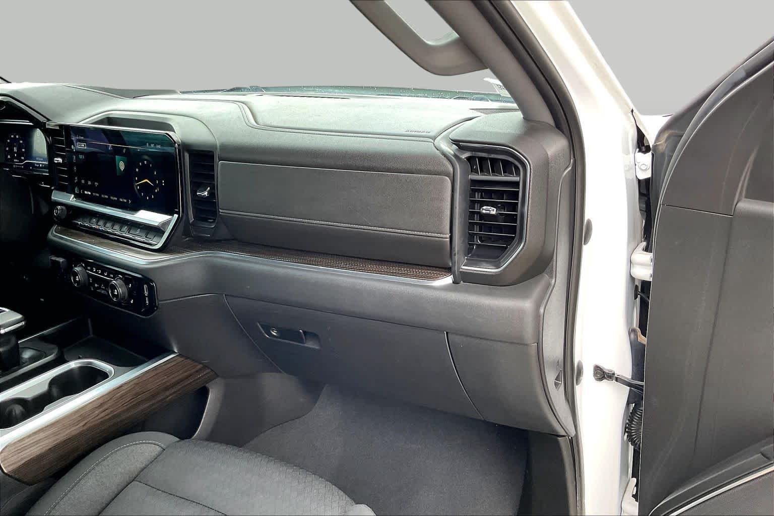 Used 2023 Summit White Chevrolet LT image 18