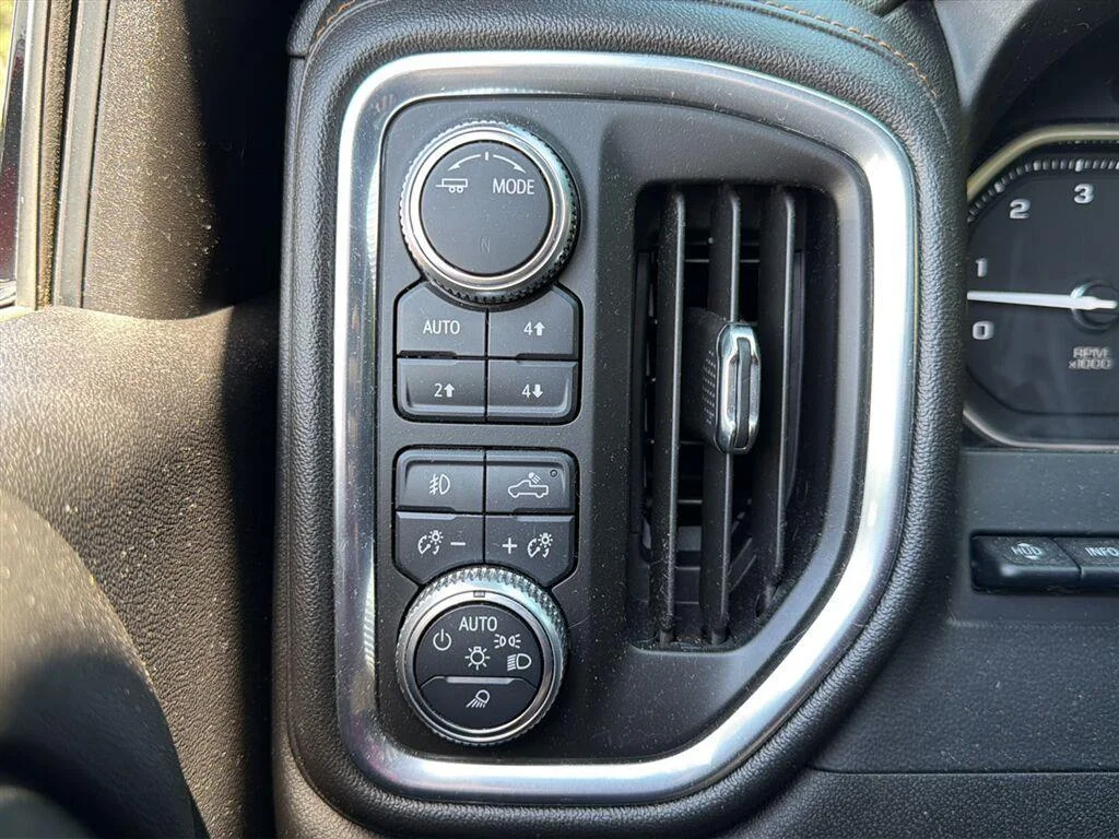 Used 2020 Carbon Black Metallic GMC AT4 image 17