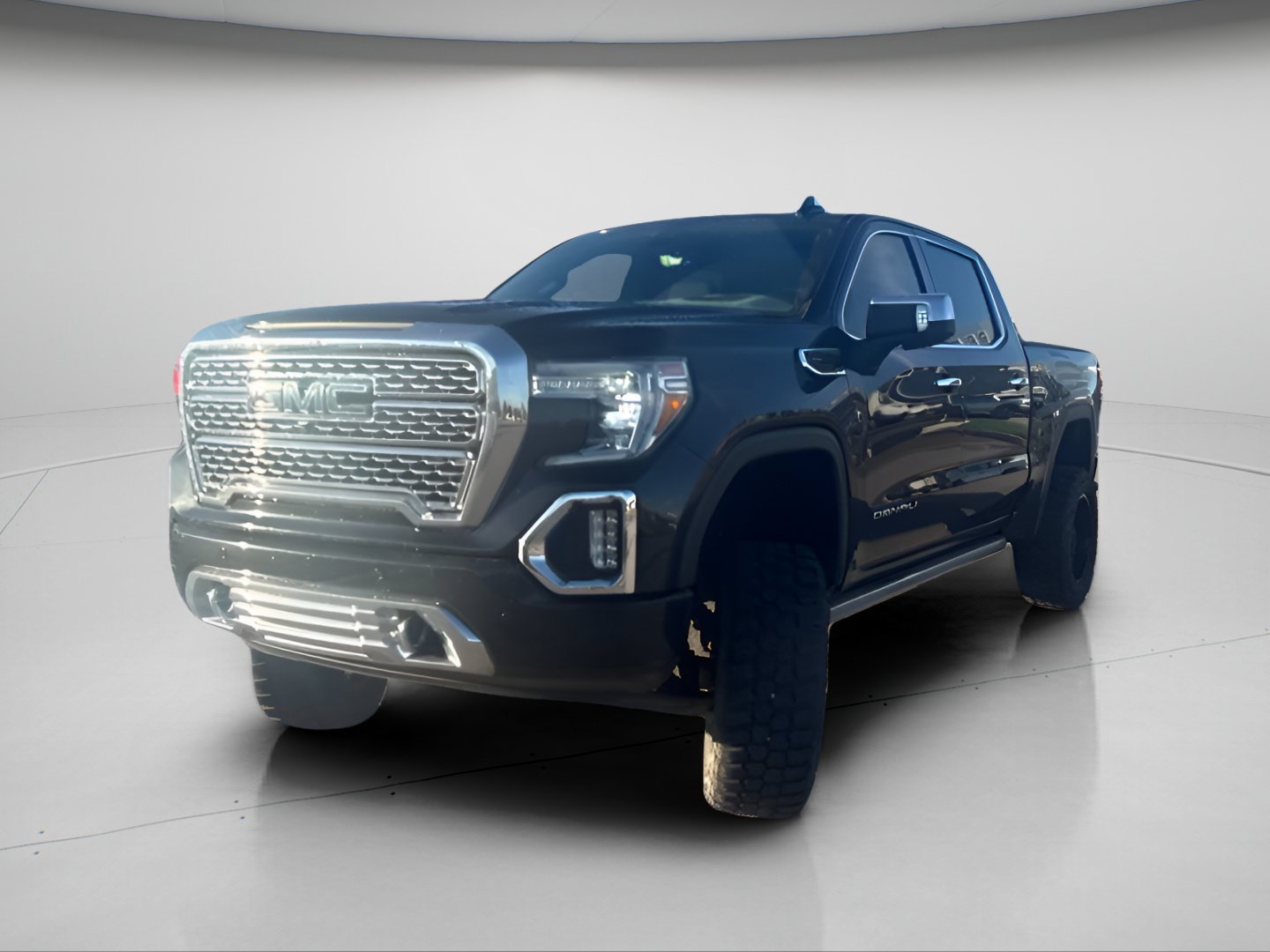 Used 2019 Onyx Black GMC Denali image 17
