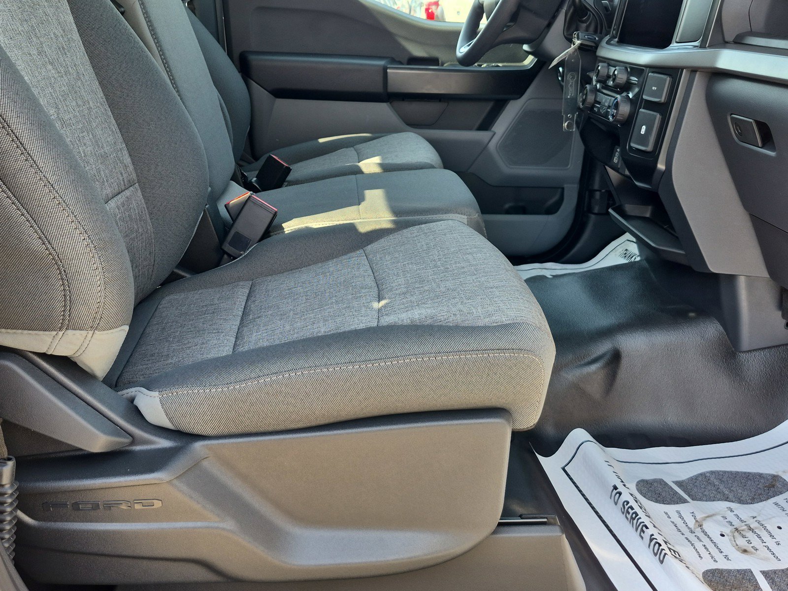 New 2026 Oxford White Ford XL image 7