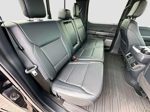 Used 2025 Black Ford Lariat image 27