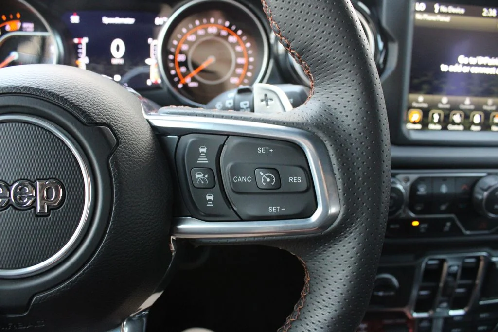 Used 2023  Jeep Rubicon 392 image 12