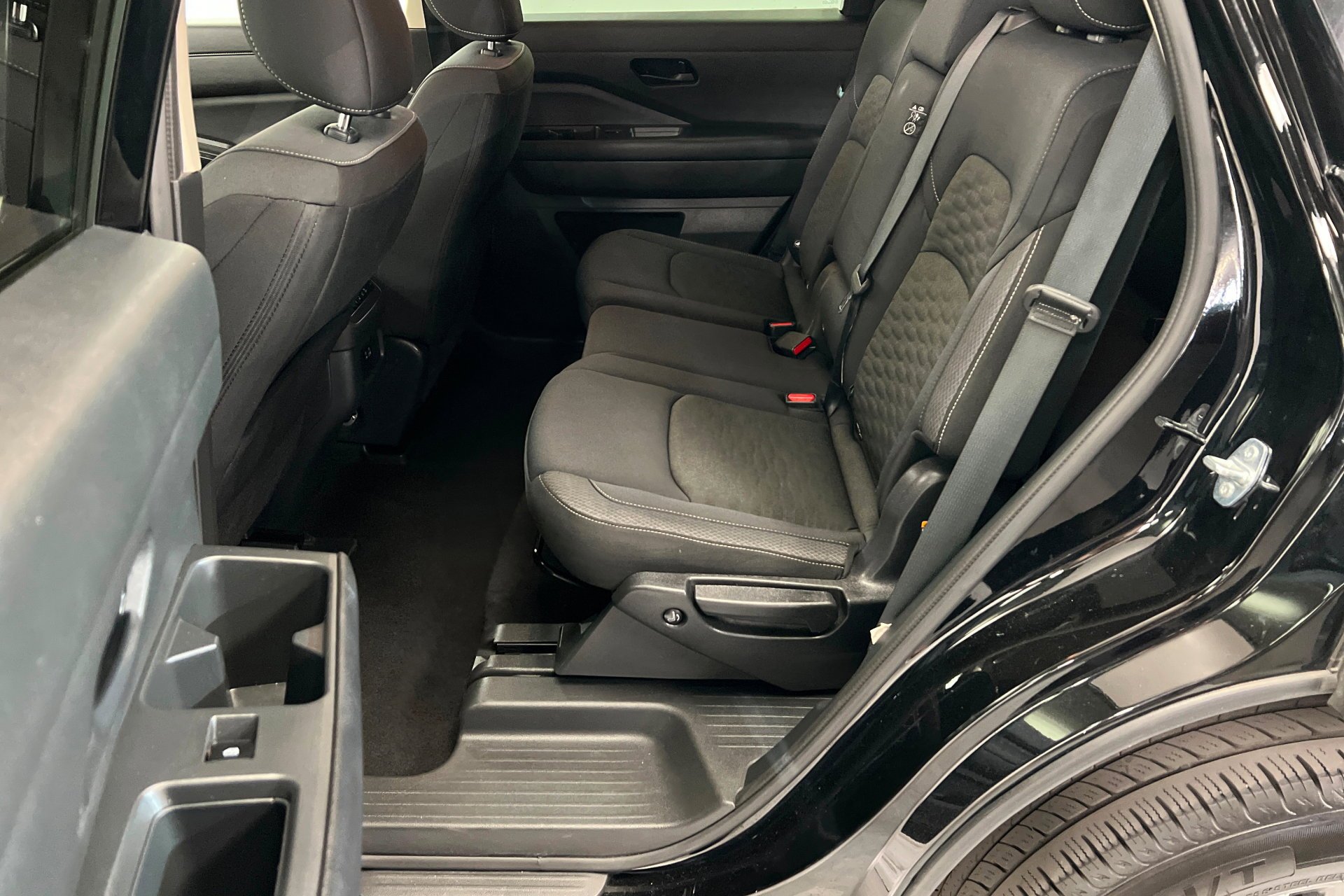 2024 Nissan Pathfinder SV - Photo 22