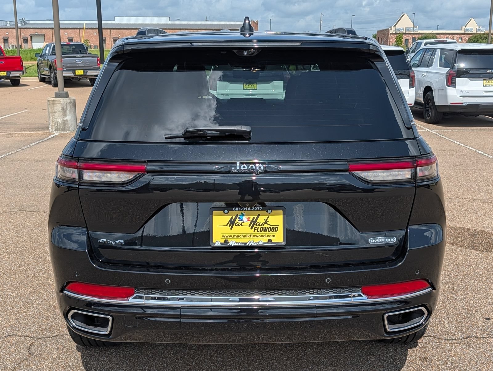 Used 2023 Black Jeep Overland 4x4 image 4