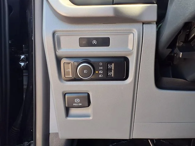 Used 2025  Ford XLT image 16