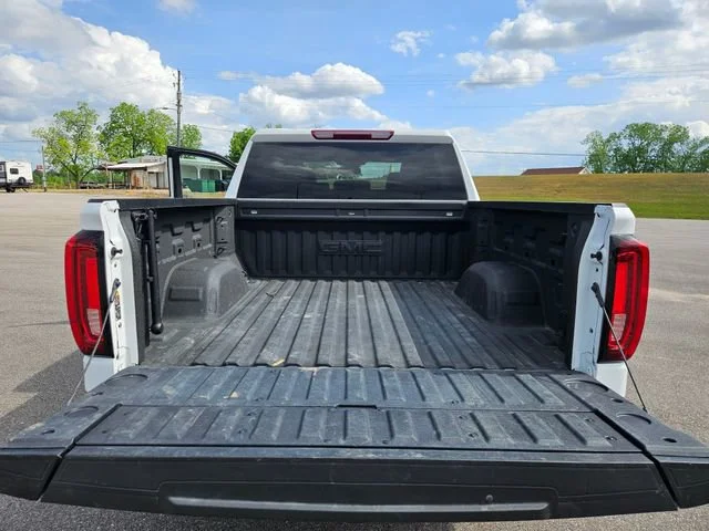 Used 2025 Summit White GMC AT4 image 23