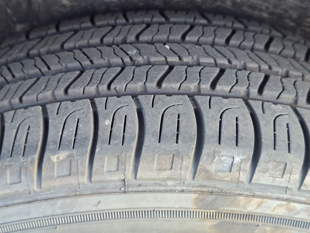 Used 2013 Red Toyota XLE image 10