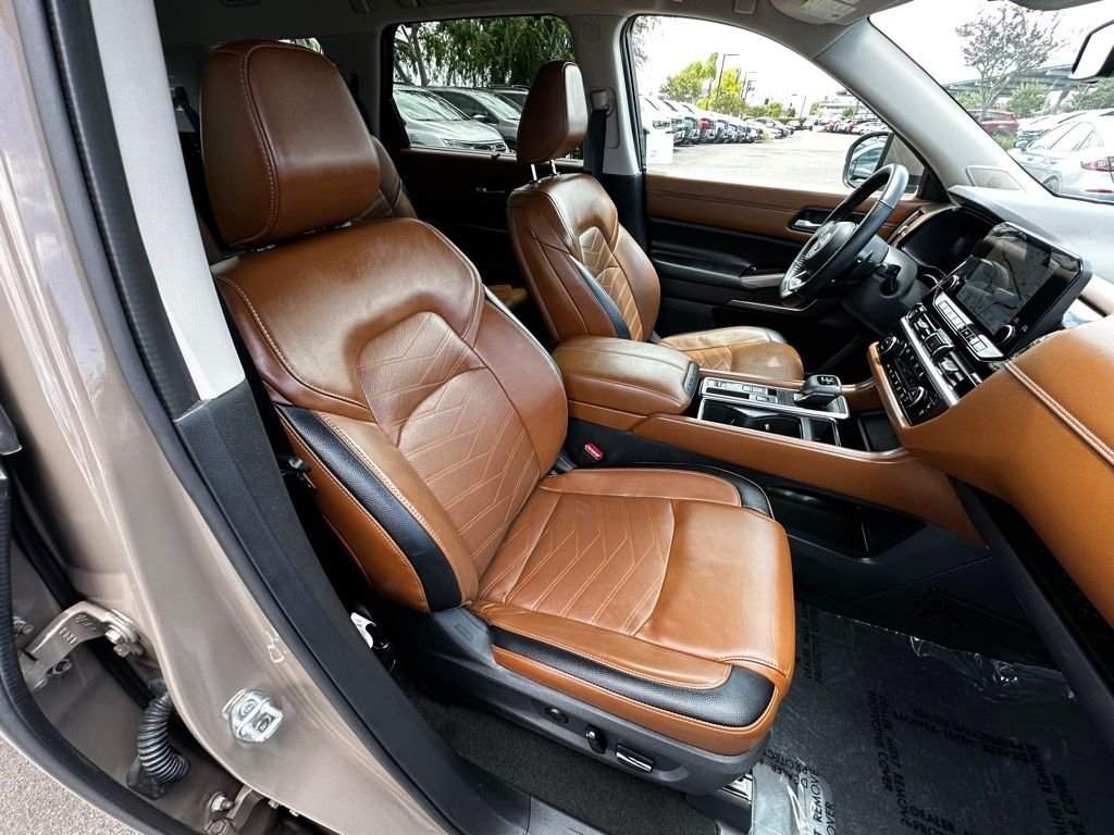 Used 2023 Beige Nissan Platinum image 15