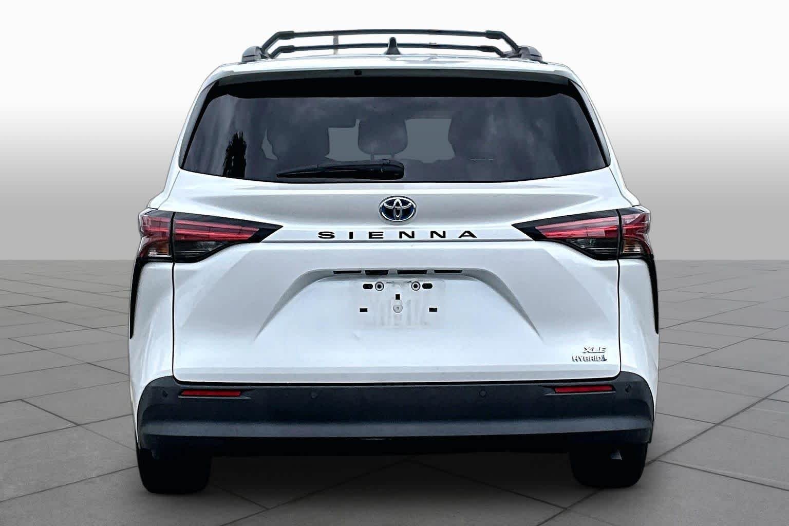 Used 2022 Wind Chill Pearl Toyota XLE image 4