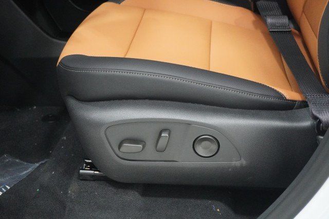 2027 Chevrolet Traverse Z71 - Photo 20