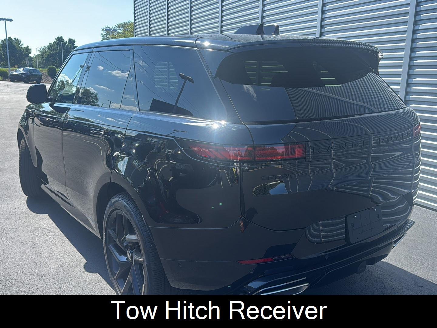 Certified Used 2025 Santorini Black Metallic Land Rover Dynamic SE image 5