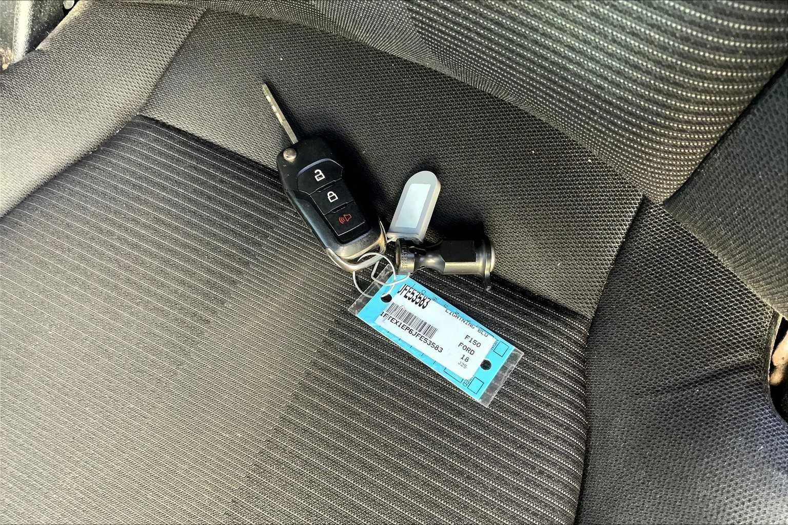 Used 2018 Blue Jeans Metallic Ford XL image 15