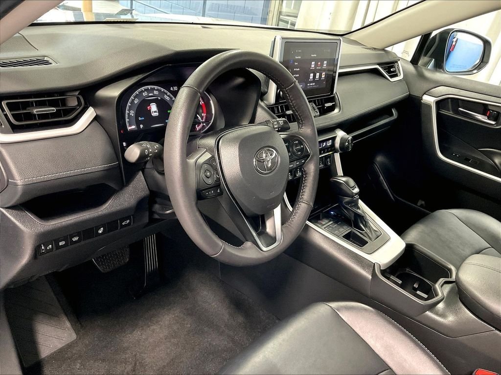 Used 2024 Silver Toyota XLE Premium image 8