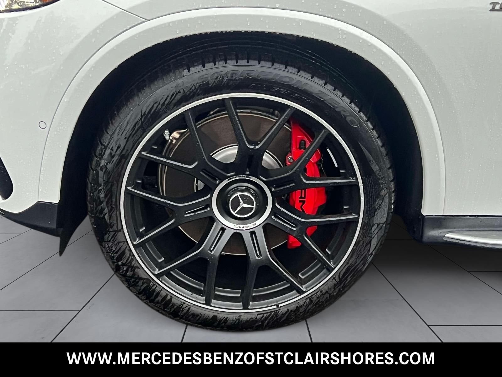 New 2027 MANUFAKTUR Moonlight White Metallic Mercedes-Benz AMG® GLC 53 4MATIC+ Coupe image 11