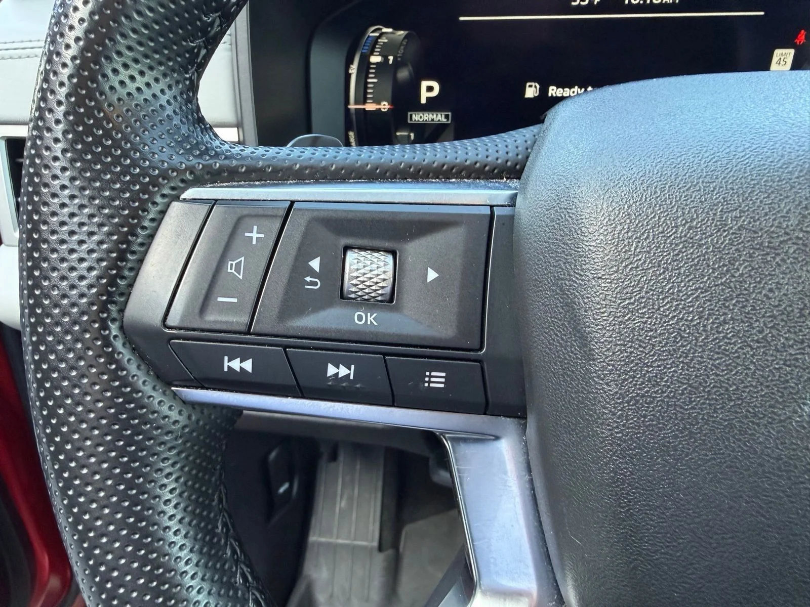 Used 2024 Silver Mitsubishi SEL image 14