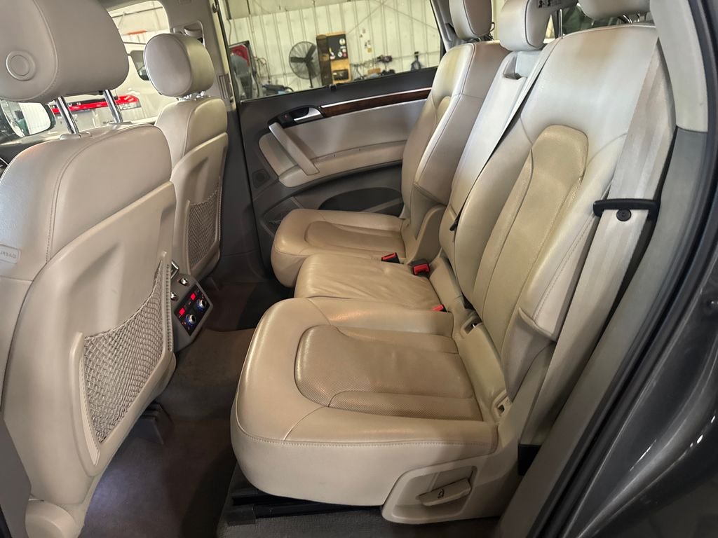 Used 2014  Audi  image 26