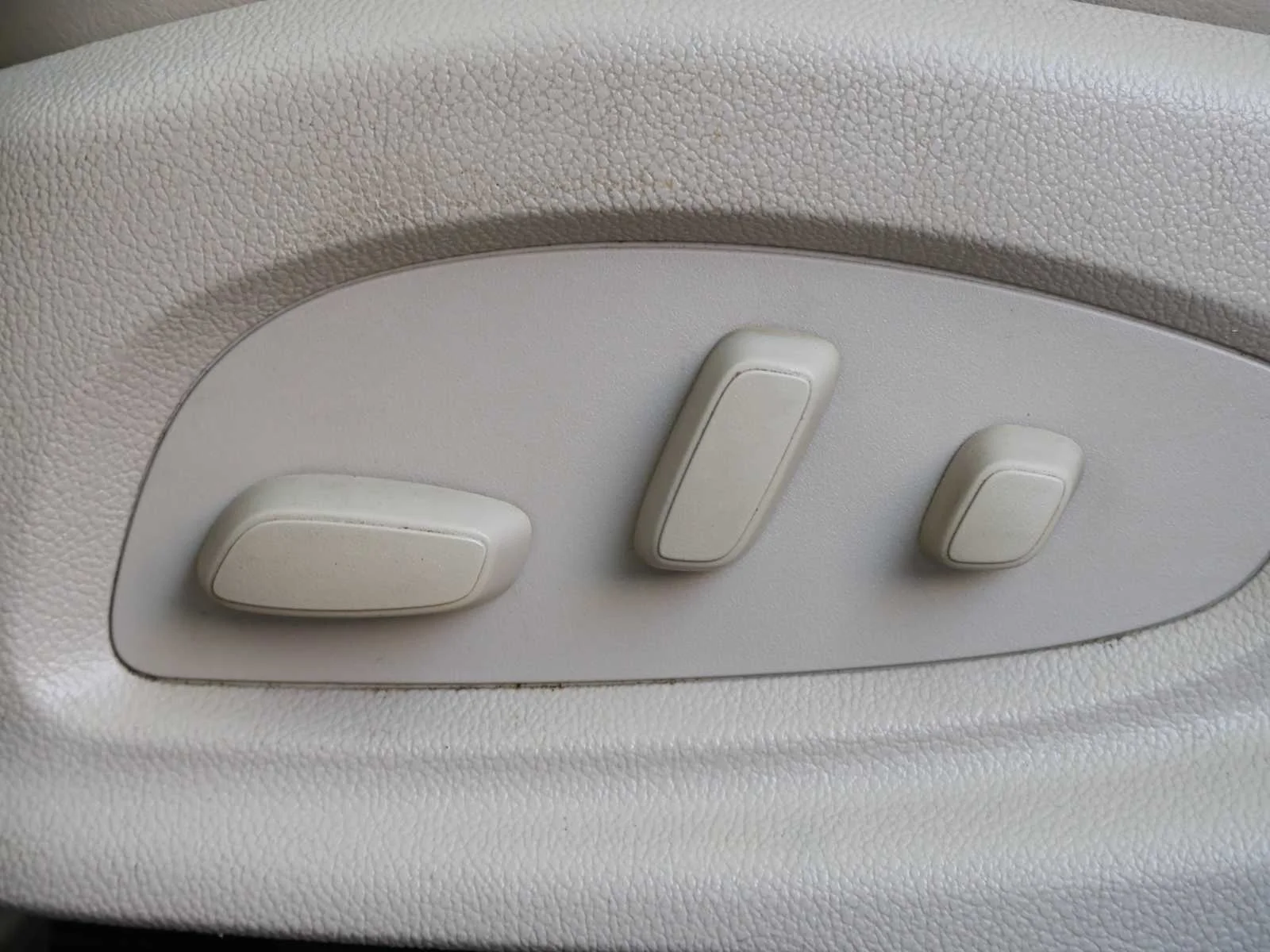 Used 2016 Quicksilver Metallic Buick Leather image 14