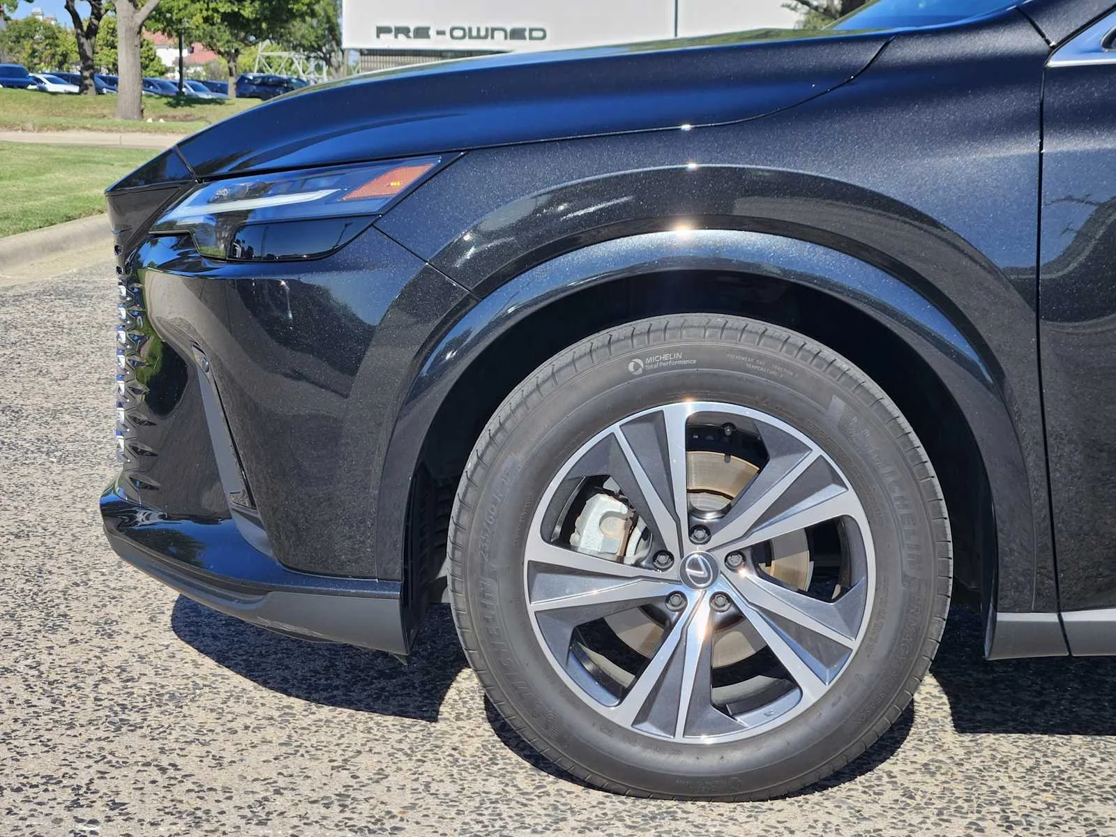 Certified Used 2025 CAVIAR Lexus Premium image 5