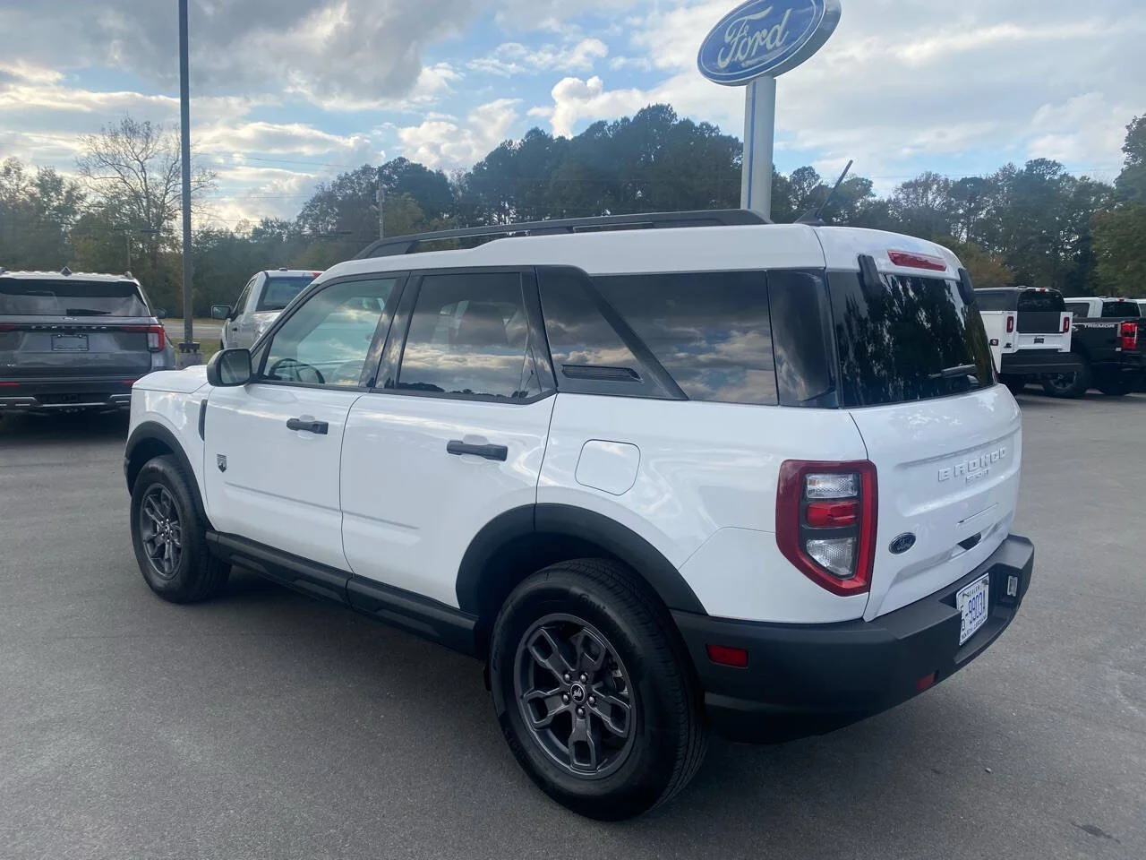 Used 2024 White Ford Big Bend AWD 4dr SUV image 3