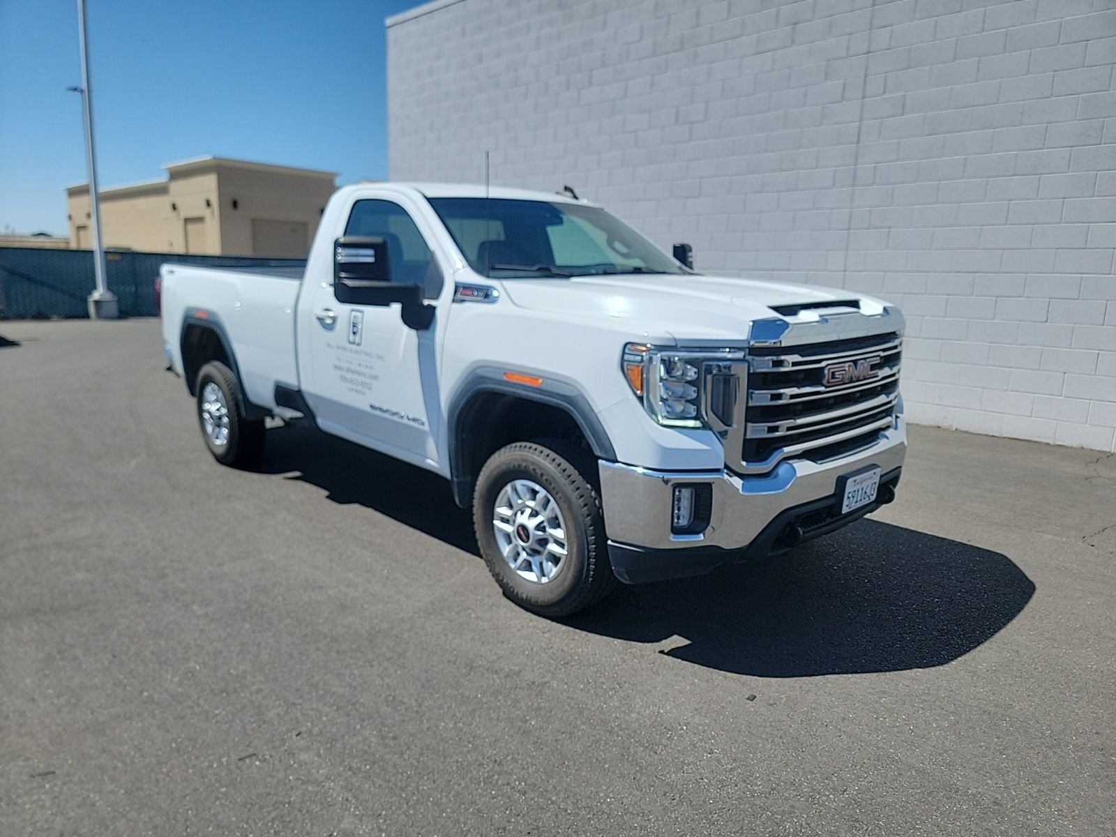 Used 2022 White GMC SLE image 4