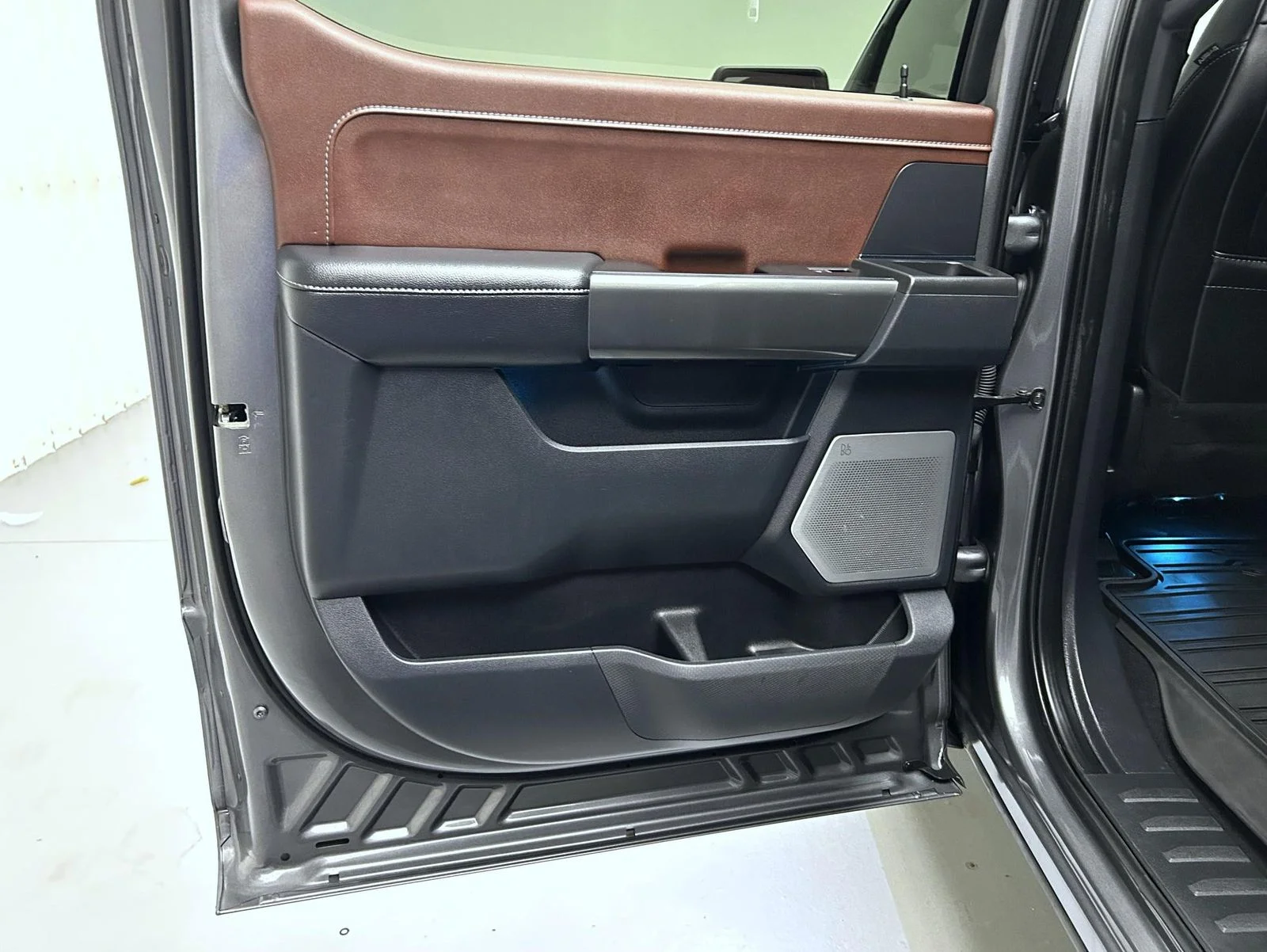 Used 2023 Gray Ford Lariat image 20
