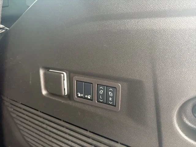 Used 2024 Onyx Black GMC AT4 image 18