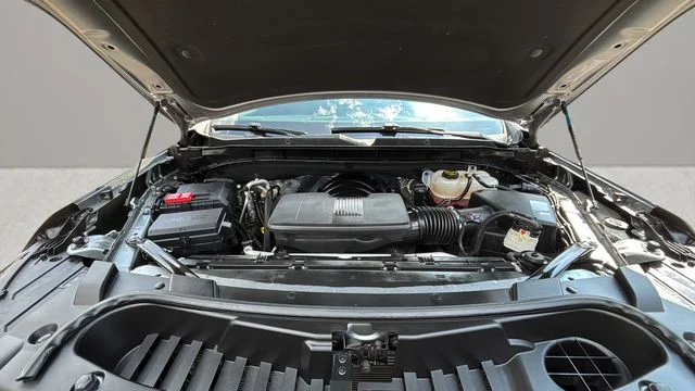 Used 2023 Gray Chevrolet Z71 image 32