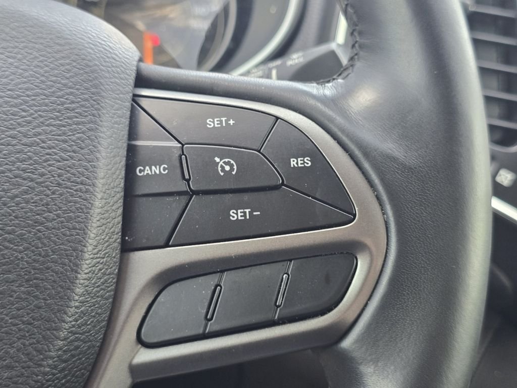 Used 2019 Black Jeep Latitude Plus image 29