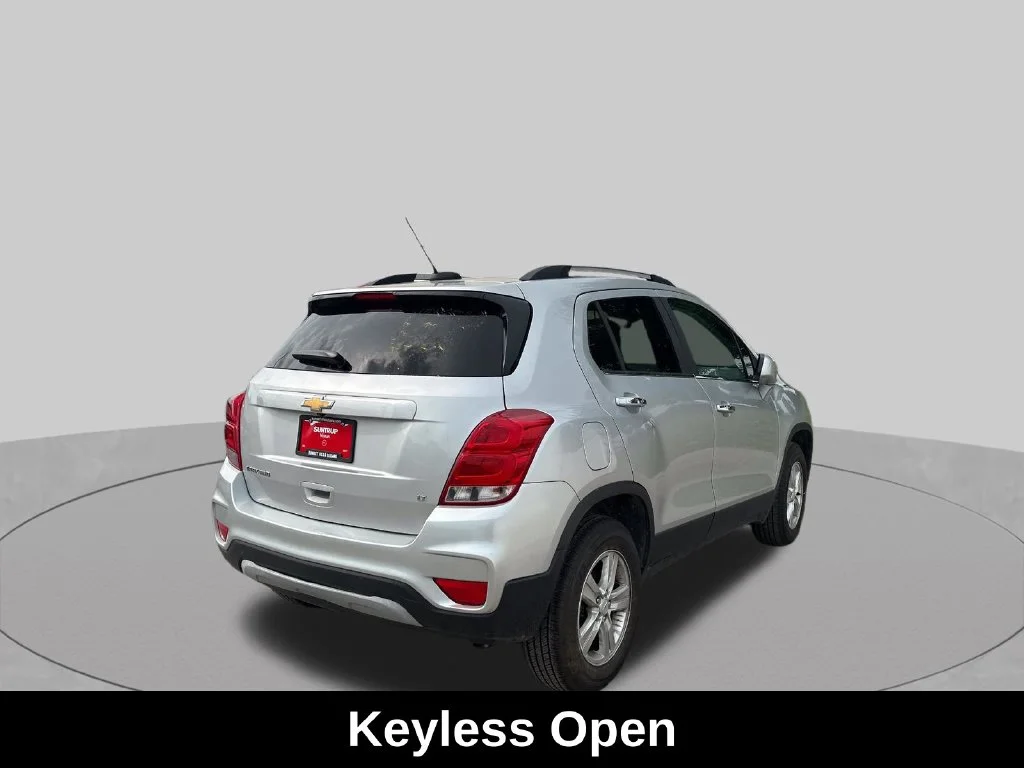 Used 2017 Silver Chevrolet LT image 6