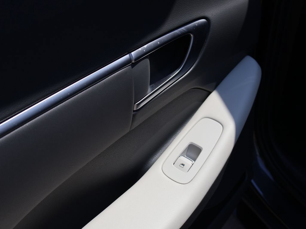 2025 Hyundai Sonata Hybrid SEL - Photo 18