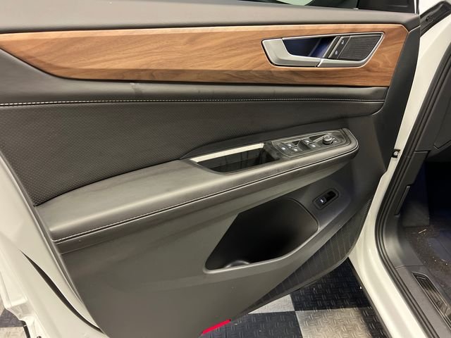 New 2026 White Volkswagen 2.0T SE w/Technology image 8