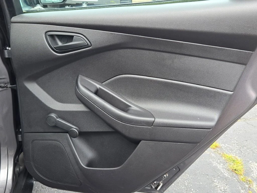 Used 2014 Gray Ford S image 8
