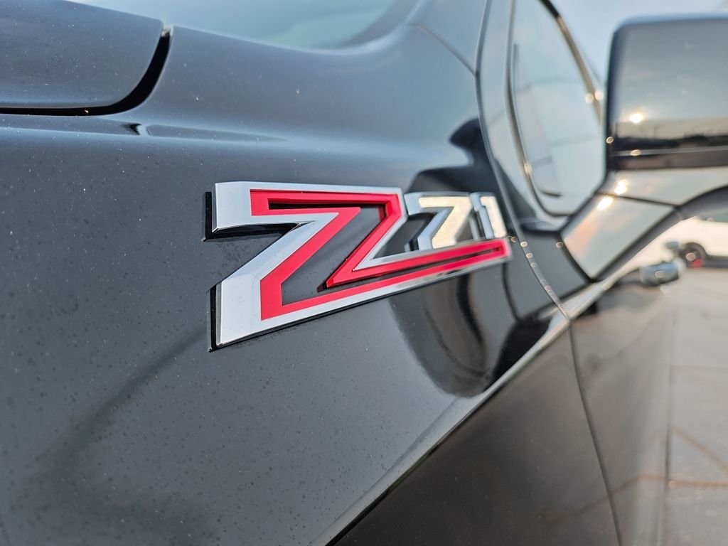 Used 2024 Black Chevrolet Z71 image 28