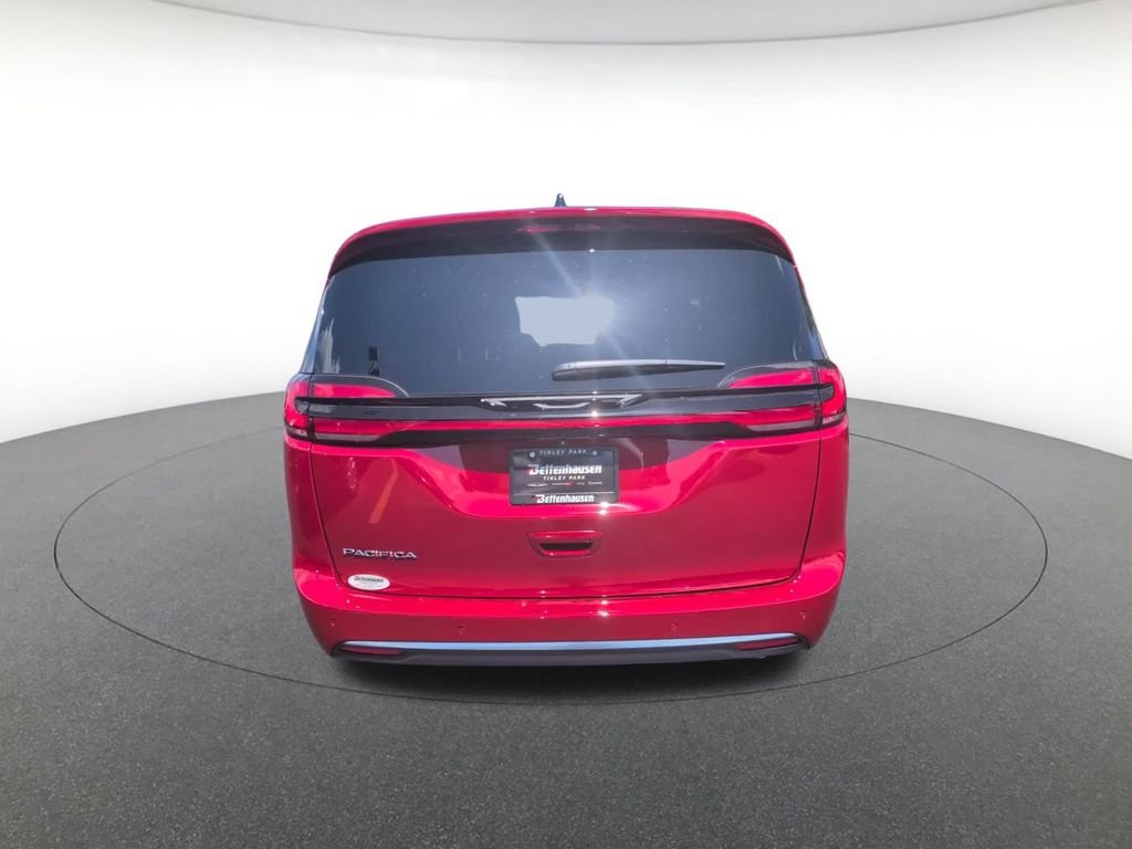 New 2027 Red Hot Pearl-Coat Exterior Paint Chrysler Select image 7