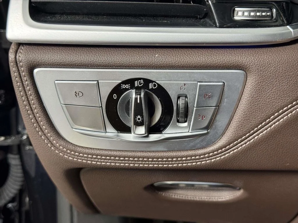 Used 2019 Black BMW 740i xDrive image 19
