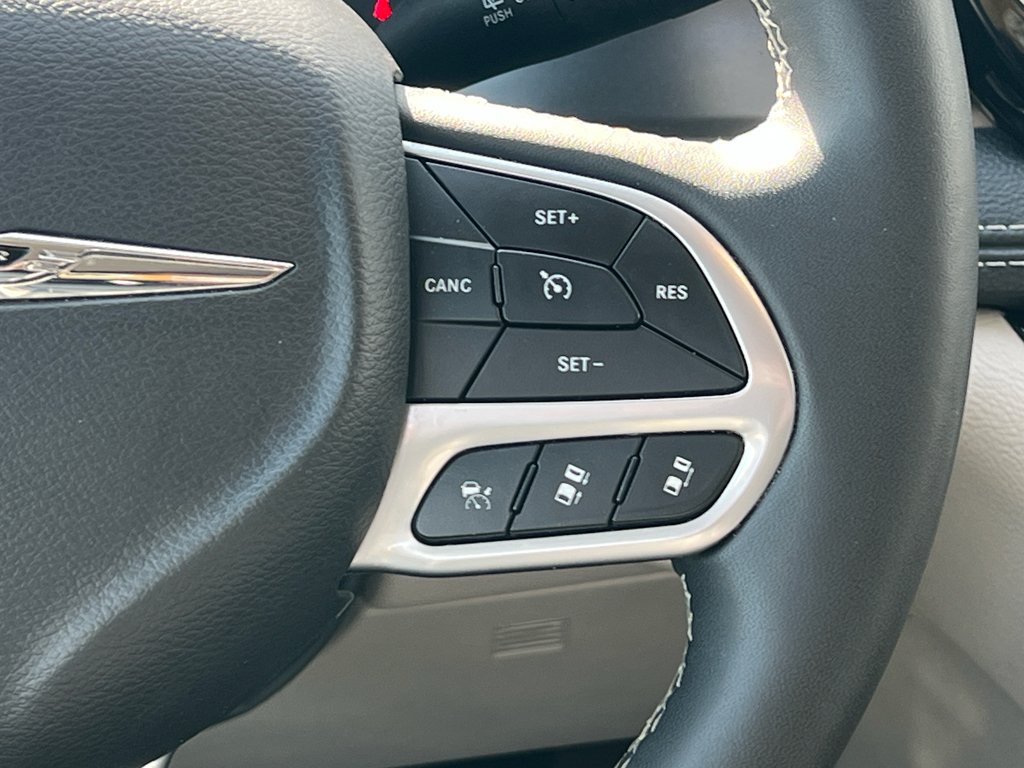 2024 Chrysler Pacifica PHEV Select - Photo 23
