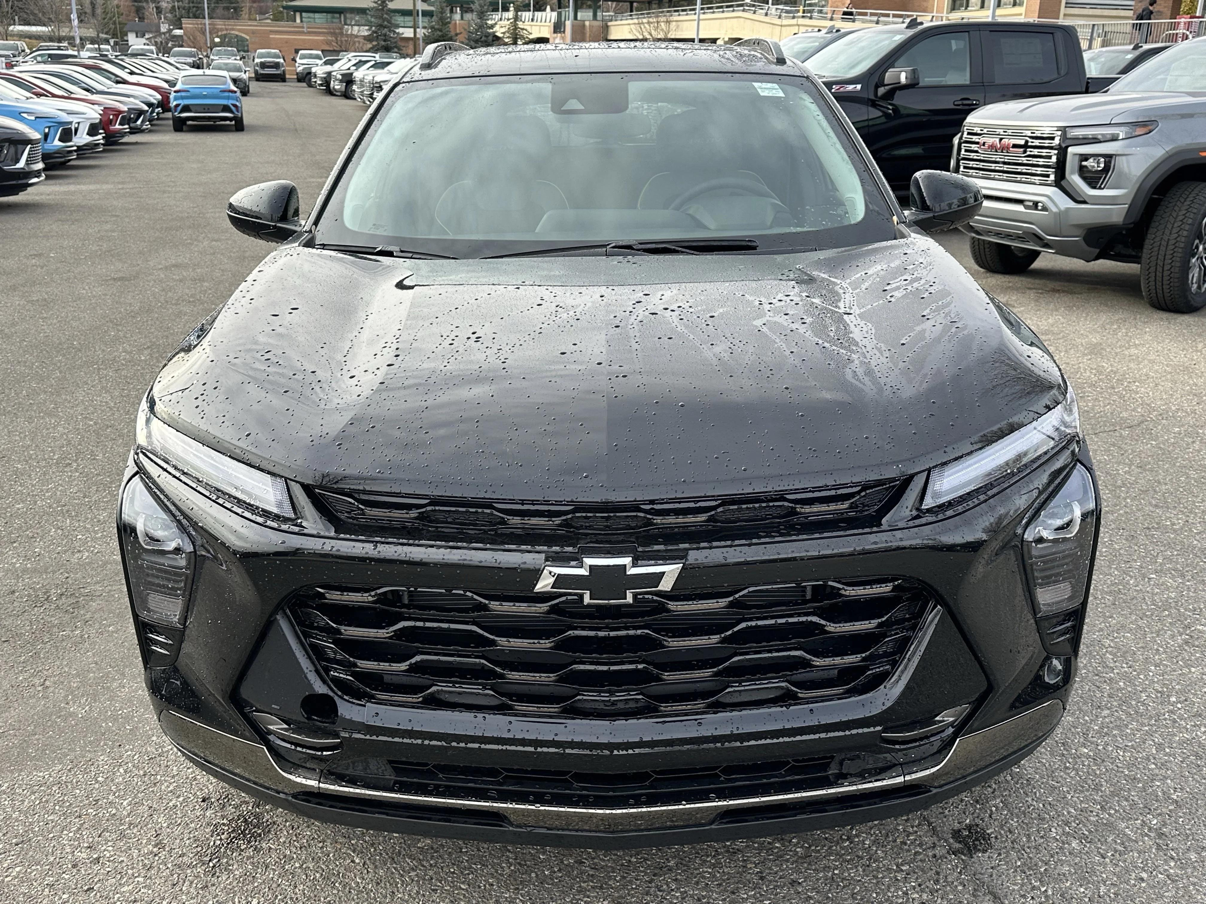 New 2026 Mosaic Black Metallic Chevrolet ACTIV image 2