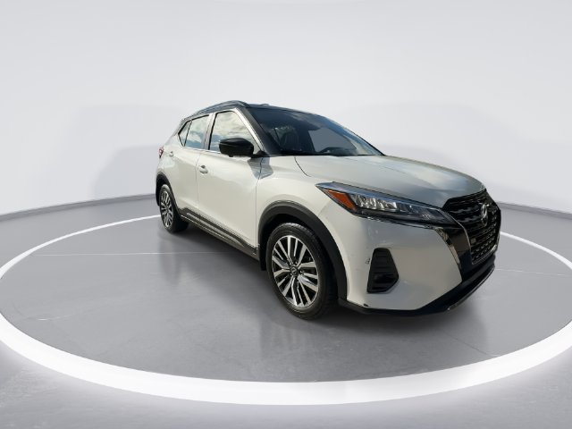 Used 2024 Nissan Kicks SR with VIN 3N1CP5DV7RL498583 for sale in North Miami, FL