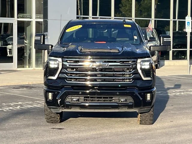 Used 2024 Black Chevrolet High Country image 8