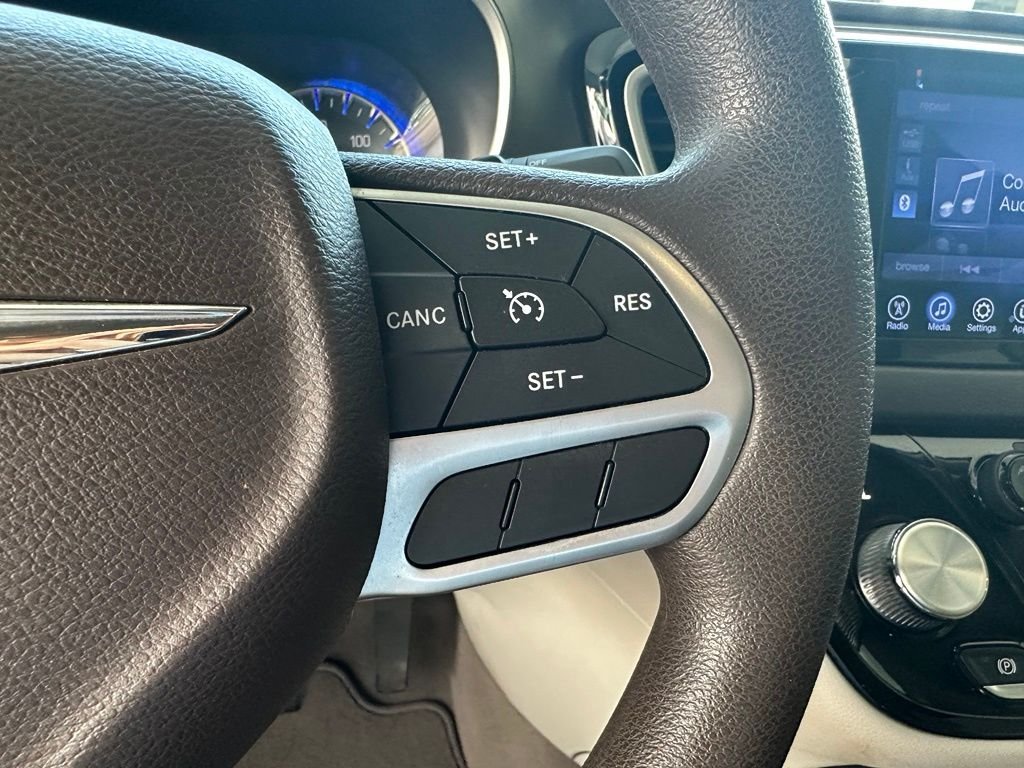 Used 2017 White Chrysler Touring image 22