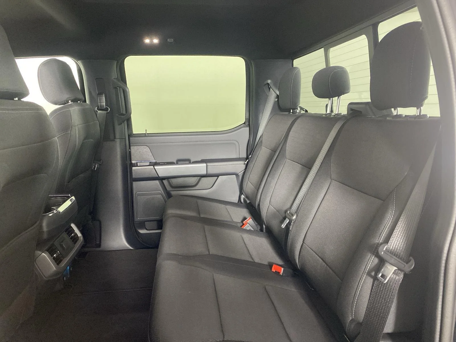 New 2026 Agate Black Metallic Ford XLT image 26