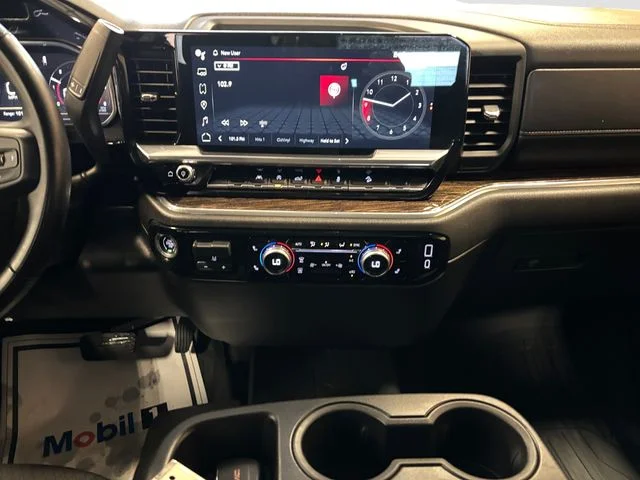 Used 2024 White GMC Elevation image 12