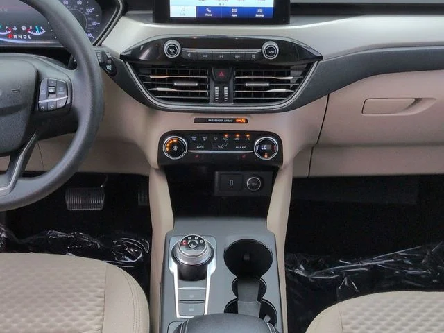 Certified Used 2020 White Metallic Ford SE image 19