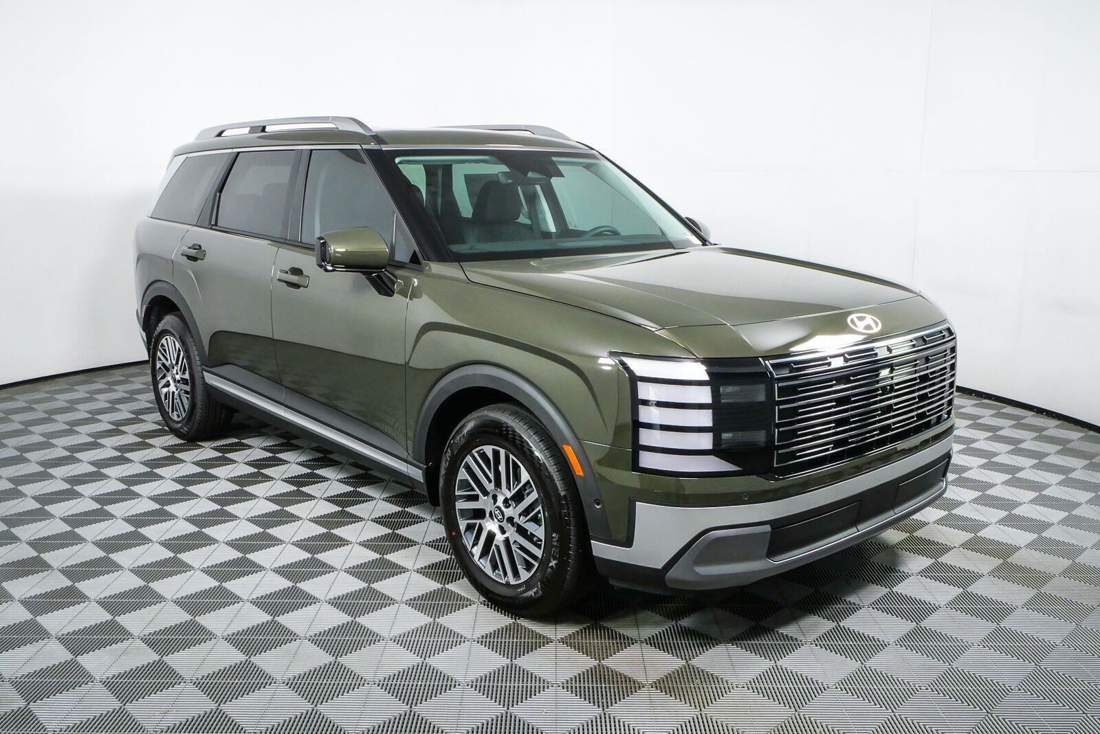 New 2026 Titan Green Hyundai SEL Premium FWD image 1