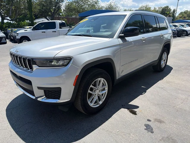 2024 Jeep Grand Cherokee L Laredo 4x2