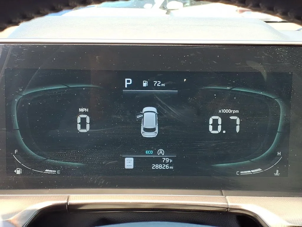 Certified Used 2024 White Kia LX image 23