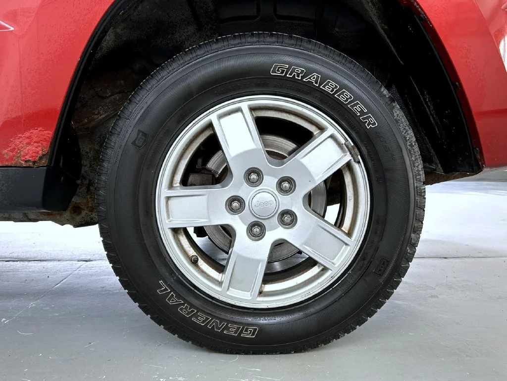 Certified Used 2006 Red Jeep Laredo image 23
