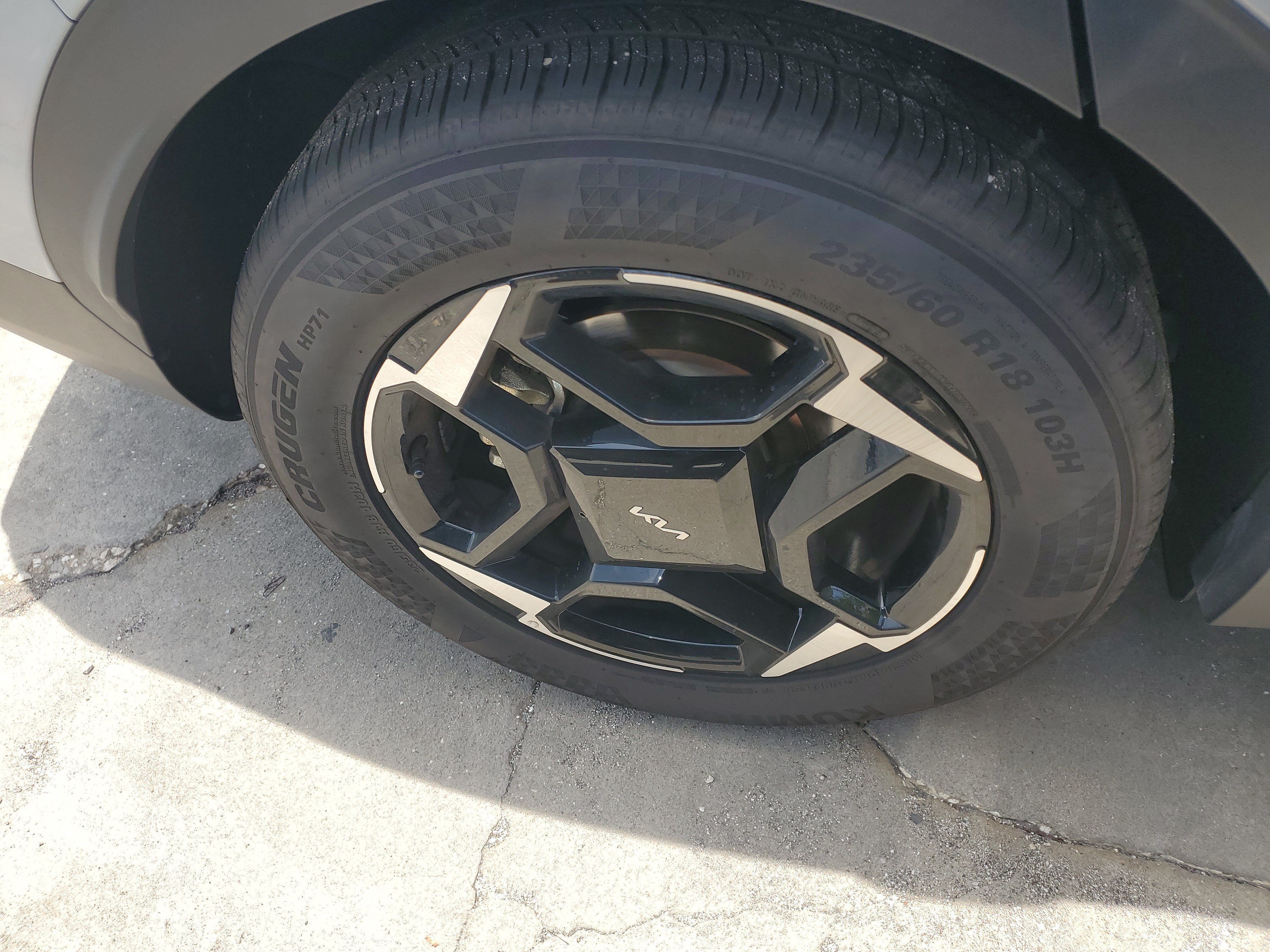 Used 2026 Wolf Gray Kia EX image 4