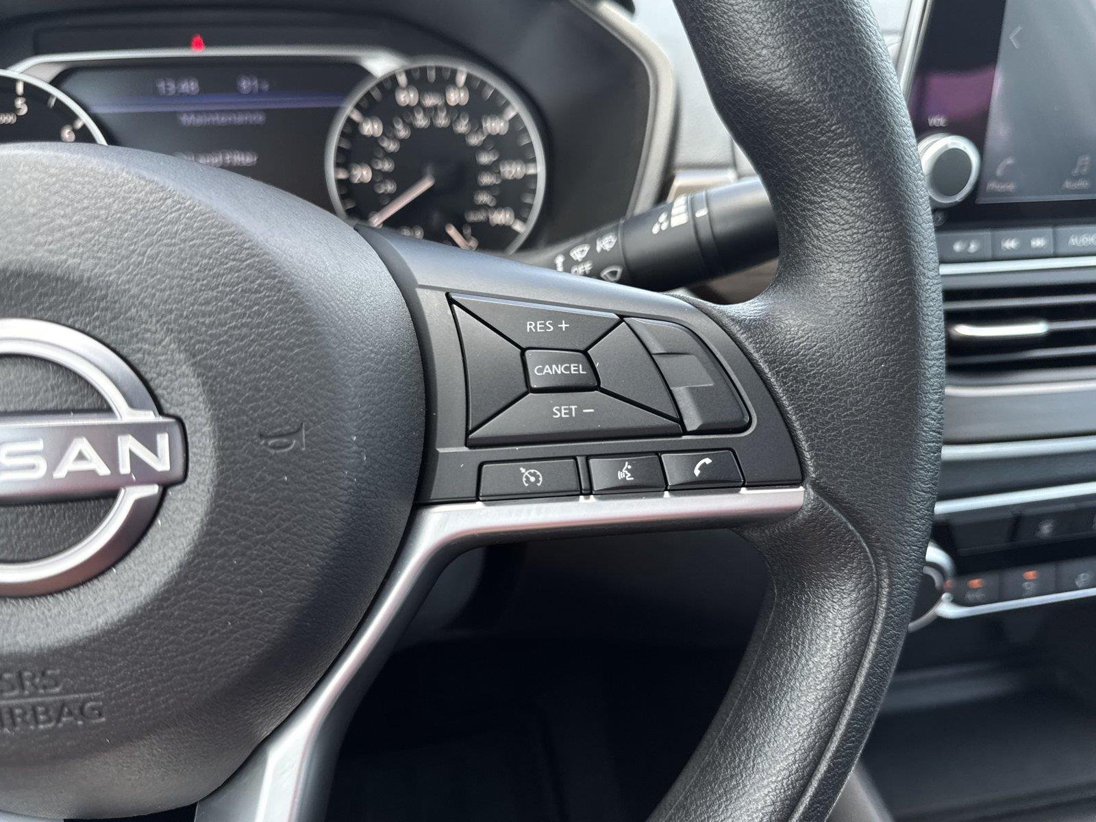 Used 2025 Glacier White Nissan SV image 22