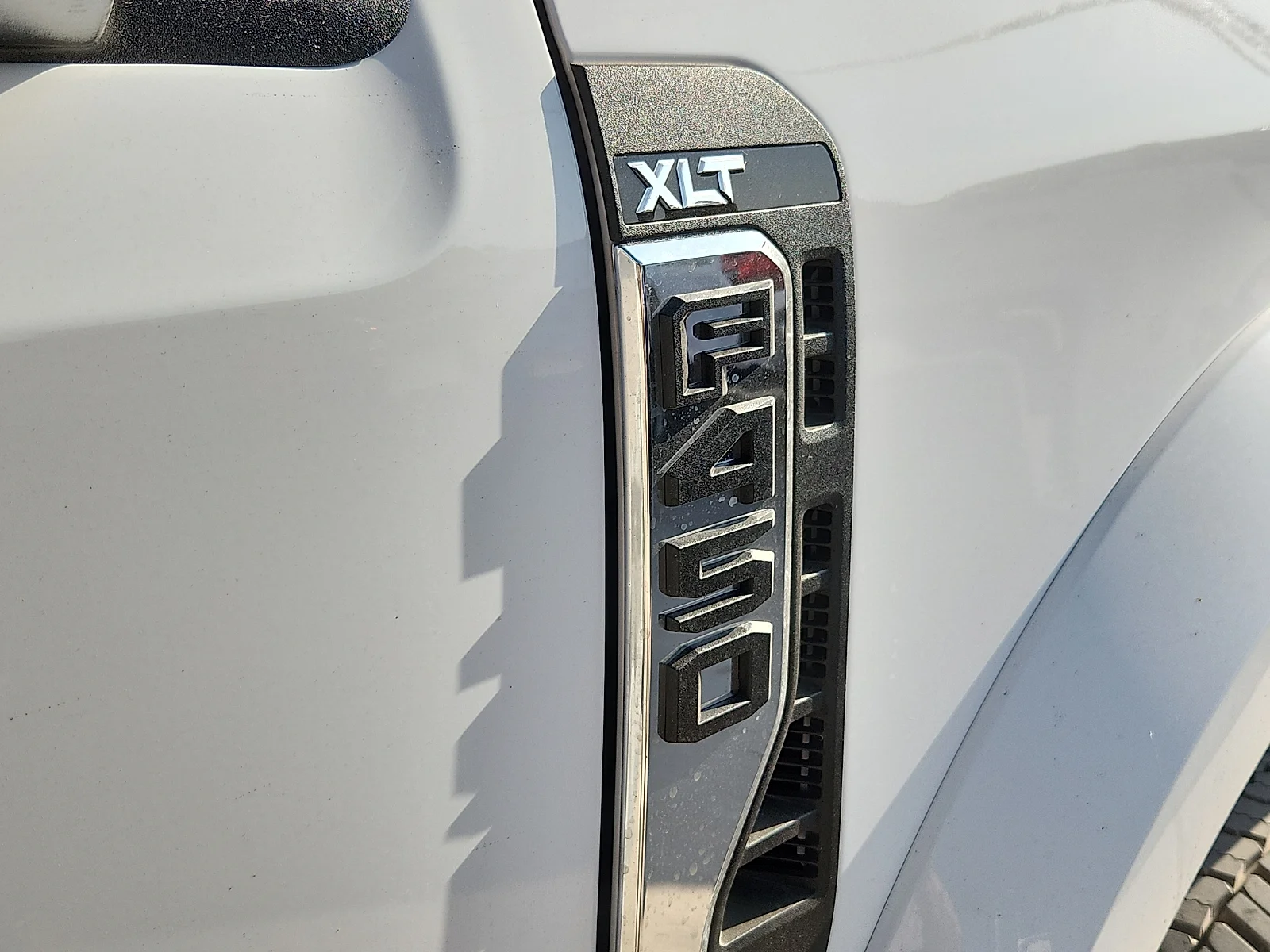 New 2027 Oxford White Ford XLT image 10